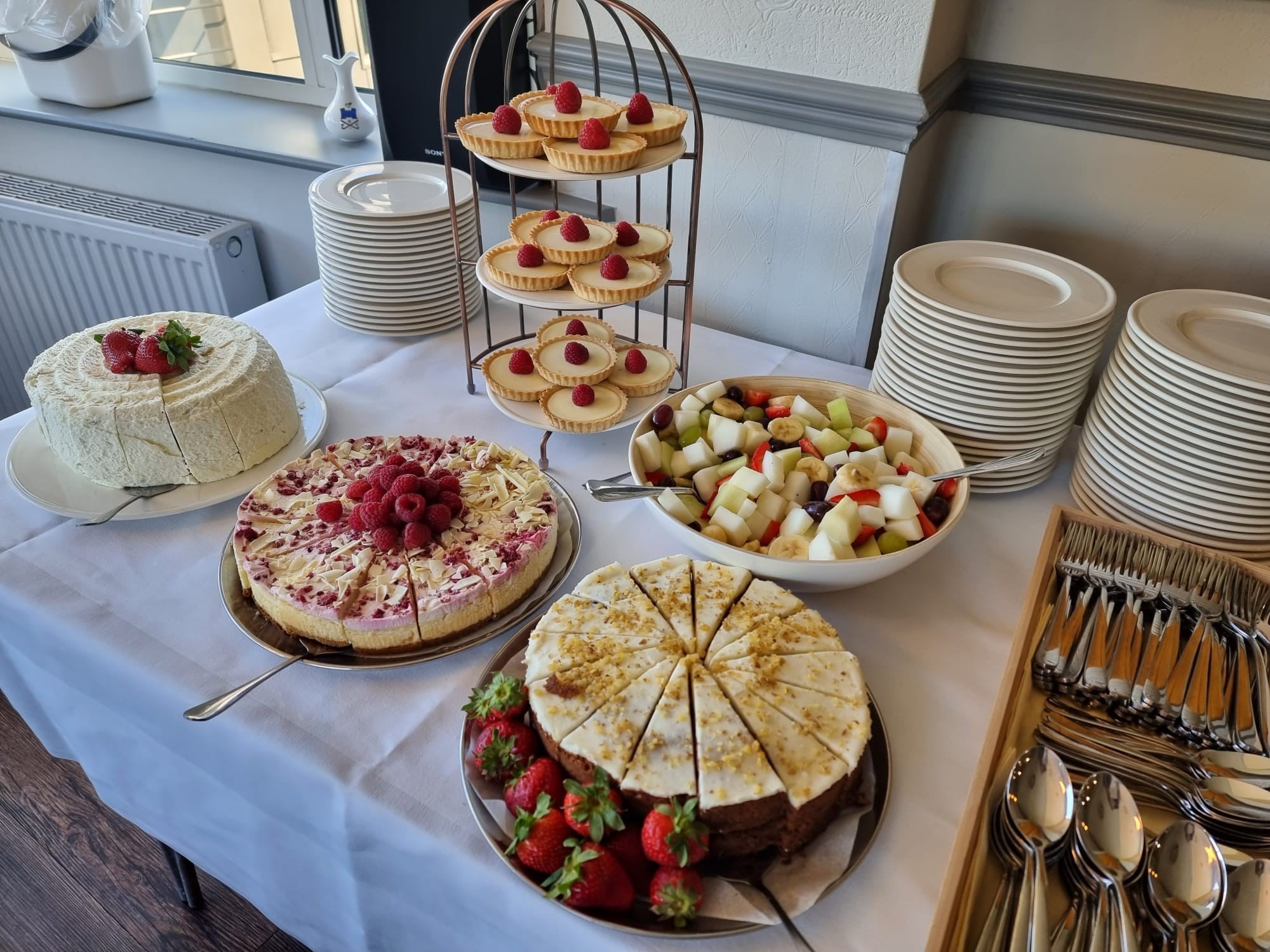 knaresborough golf club buffet cakes