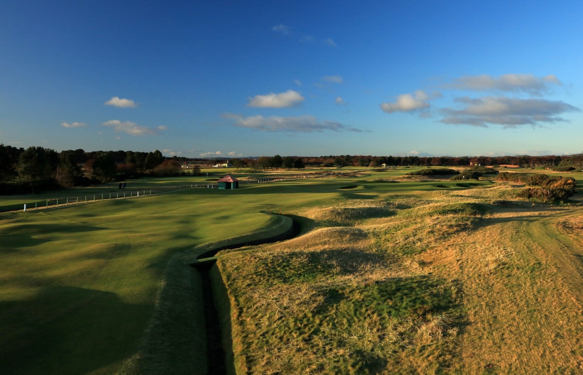 The iconic 6th hole - 'Hogan's Alley' - on Carnoustie's Championship Course | Source: Carnoustie