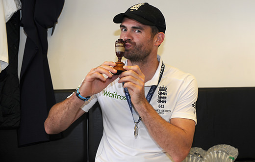 Celebrity golfers: We chat to England fast bowler Jimmy Anderson