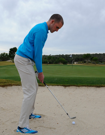 Video tips: When to use different clubs in the bunker