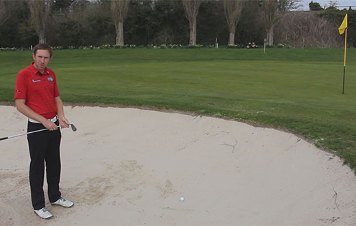 Golf video tips: How to play a one handed bunker shot