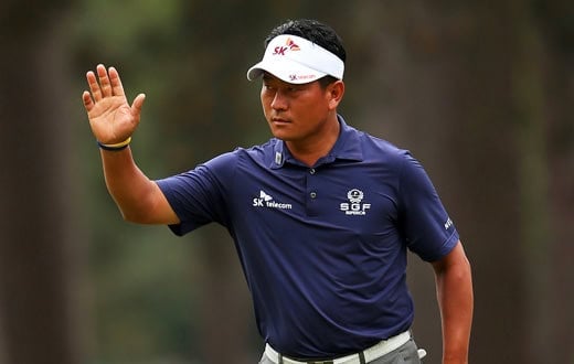Tour gear: KJ Choi buys Mizuno irons from Ohio golf shop