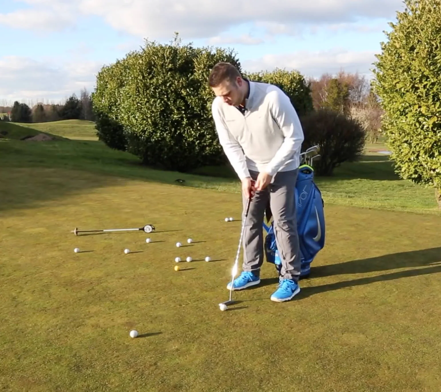 Golf Tips: How to keep good posture when putting