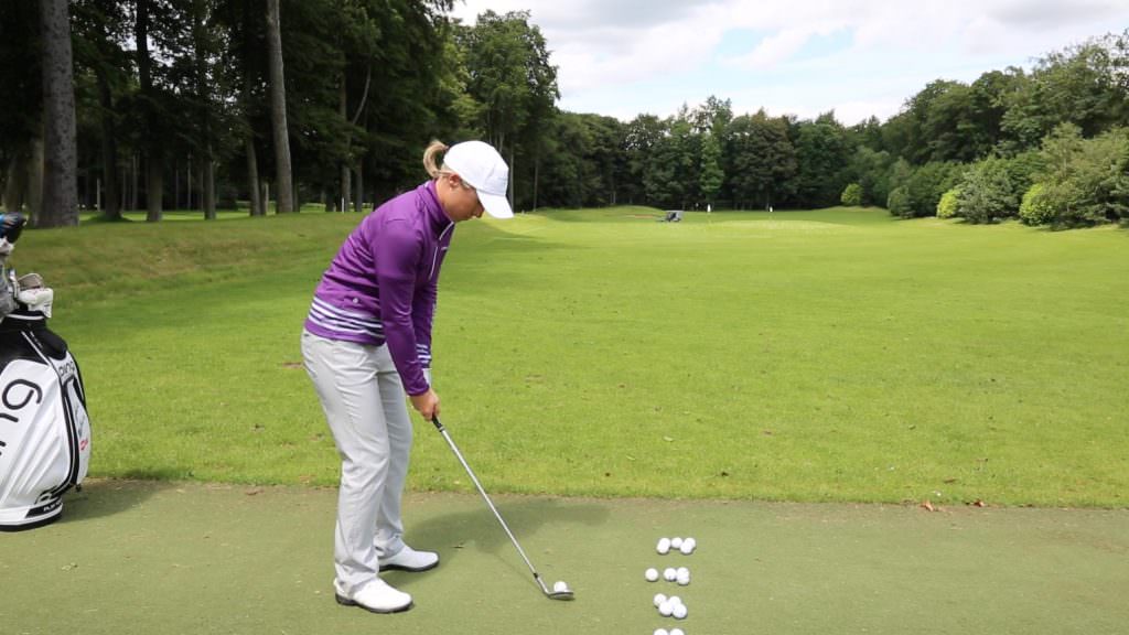 Tips: Sophie Walker on how to warm up before a round