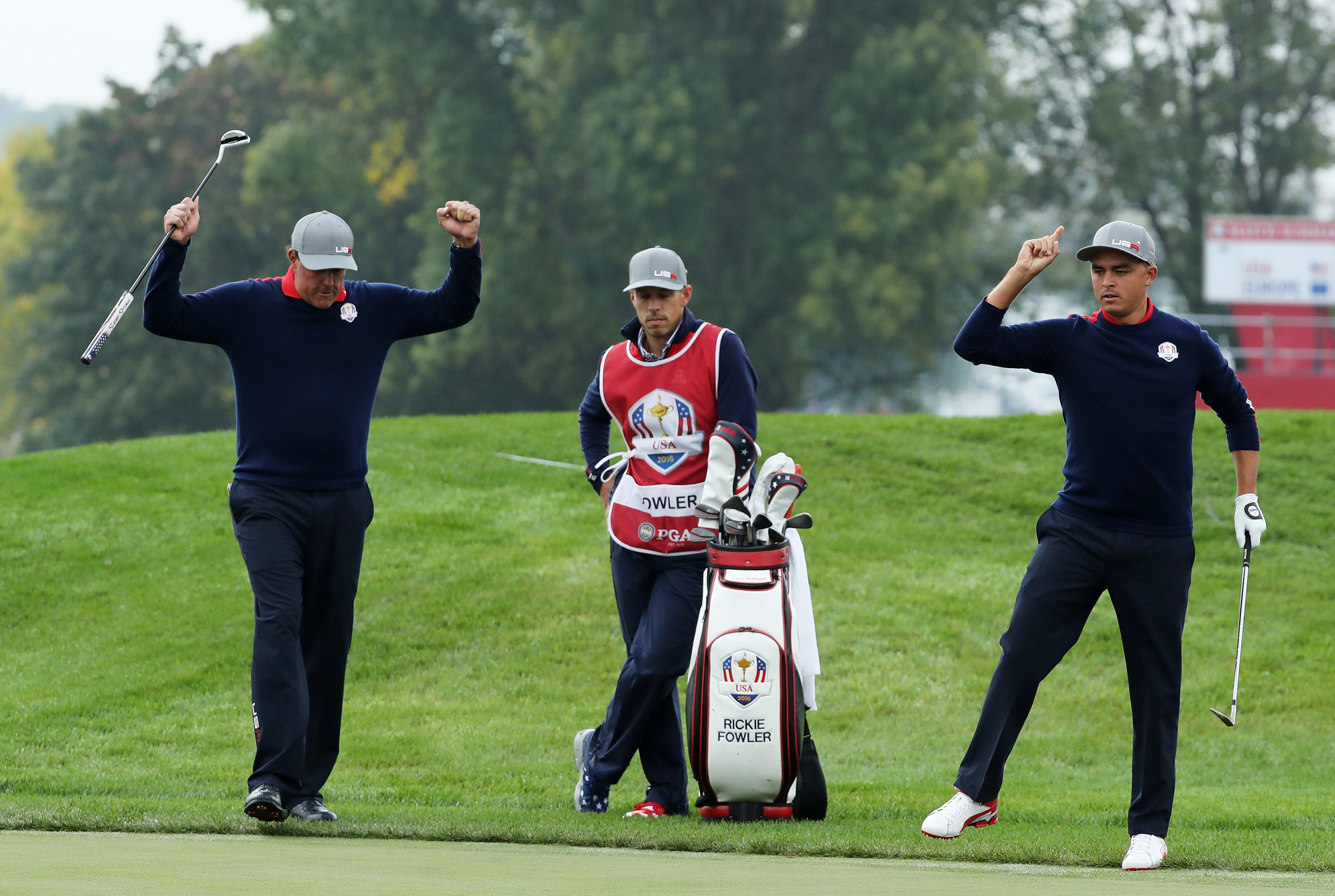 Ryder Cup: USA cruise to 4-0 lead after morning foursomes
