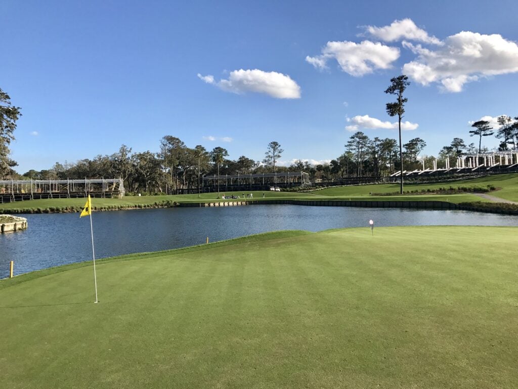 17th hole at tpc sawgrass
