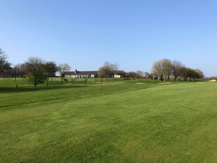 View of Bedlingtonshire Golf Club clubhouse
