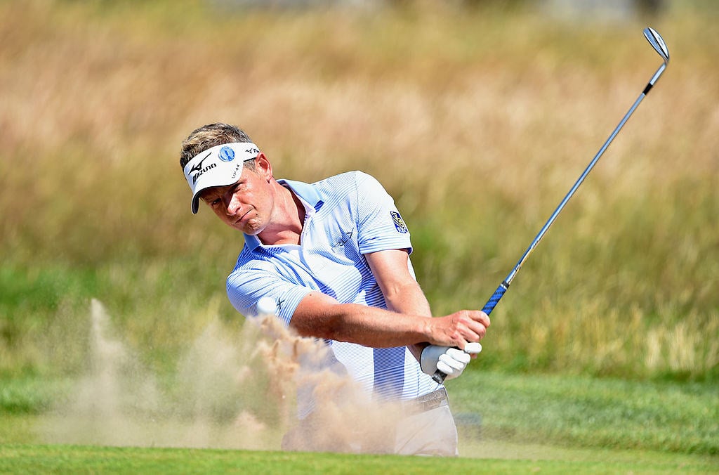 Luke Donald bunkers