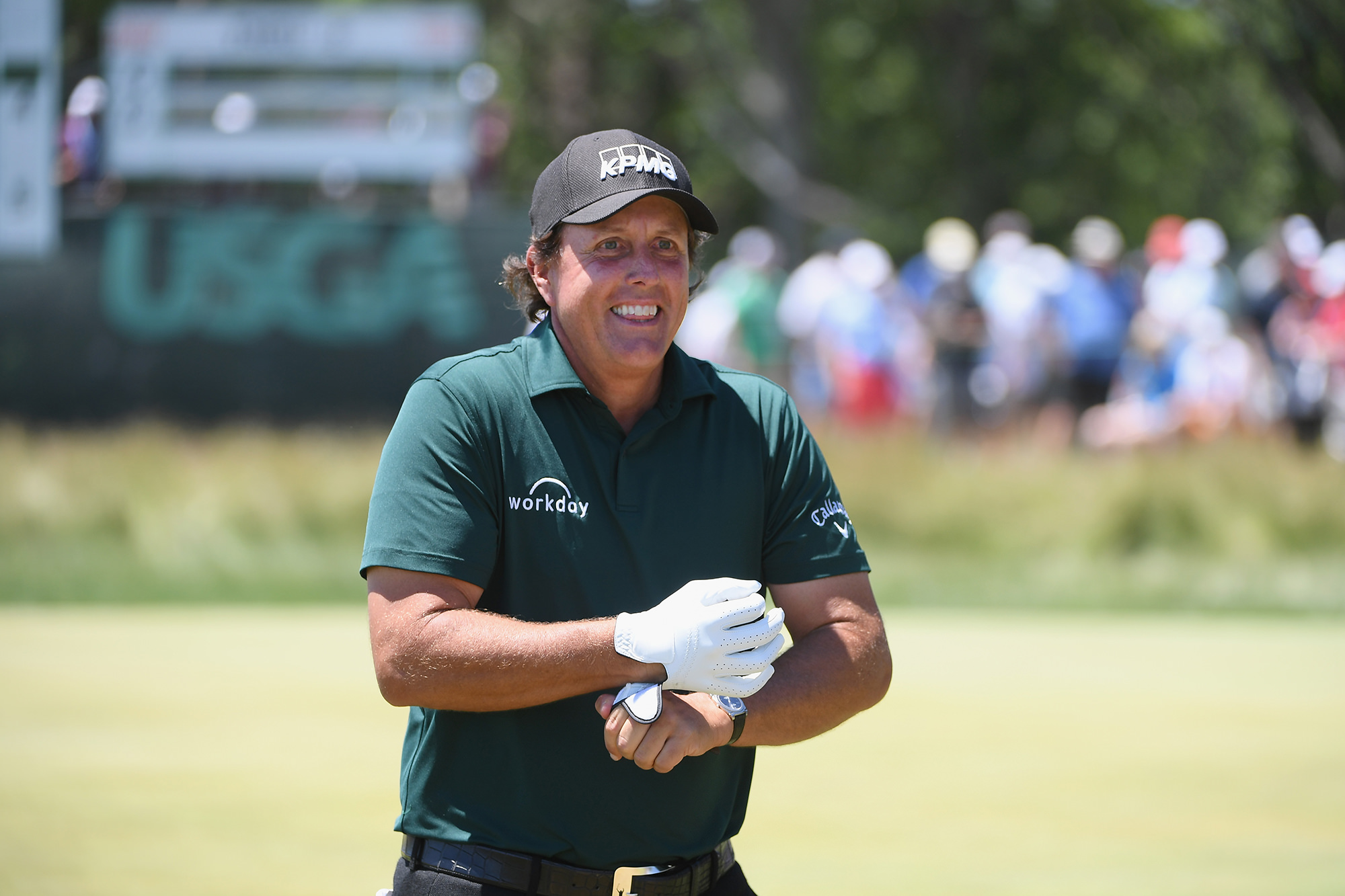Everyone still loves Phil – but golf is the only loser after Mickelson's meltdown