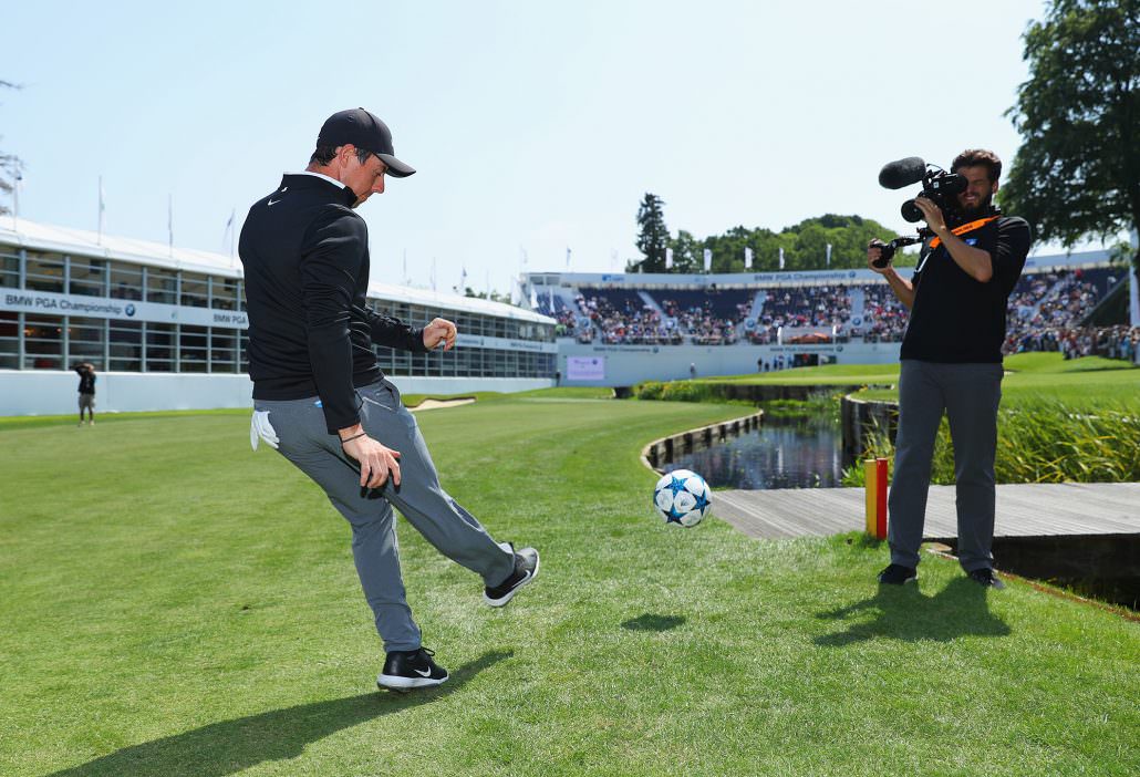 Differences and similarities between golf and football