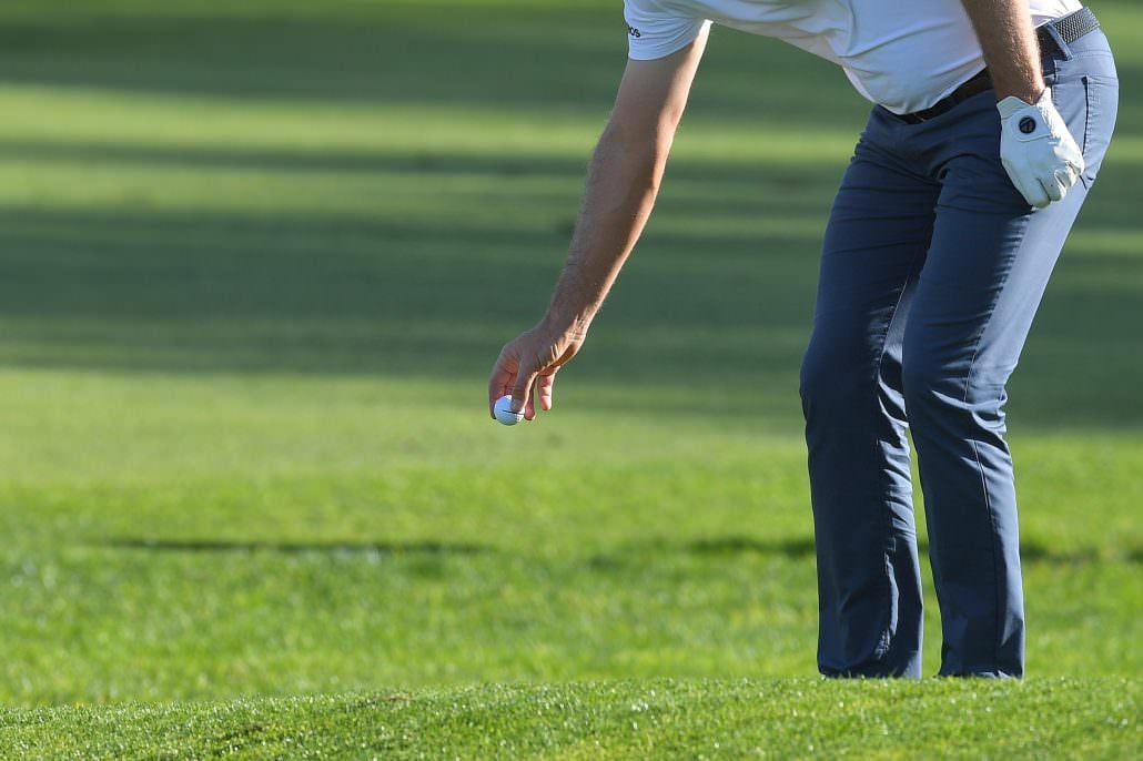 How to drop a golf ball correctly Here's what the Rules of Golf say