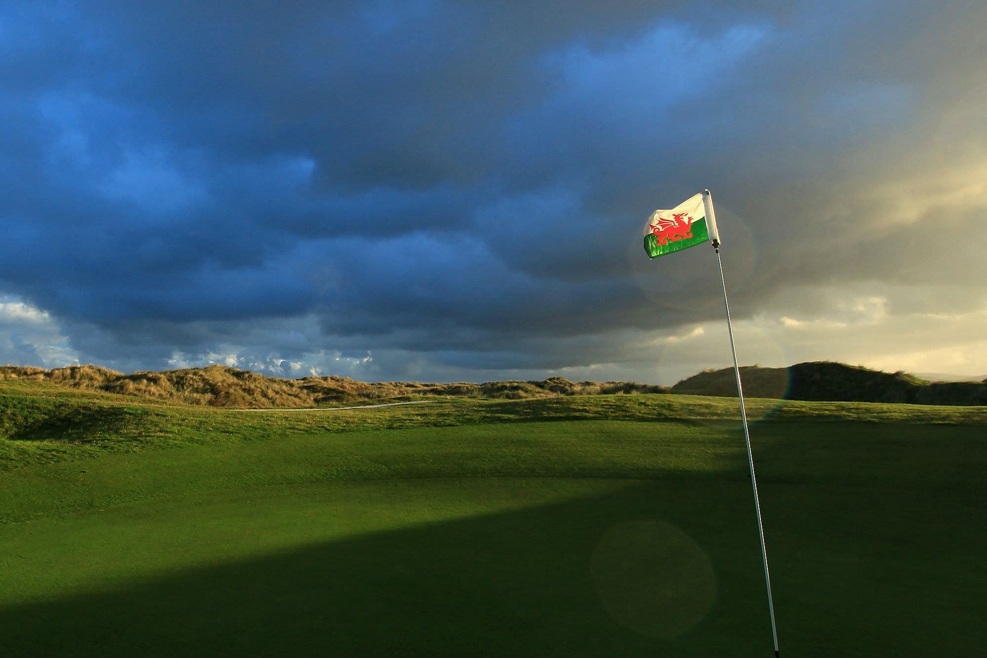 Welsh golf flag