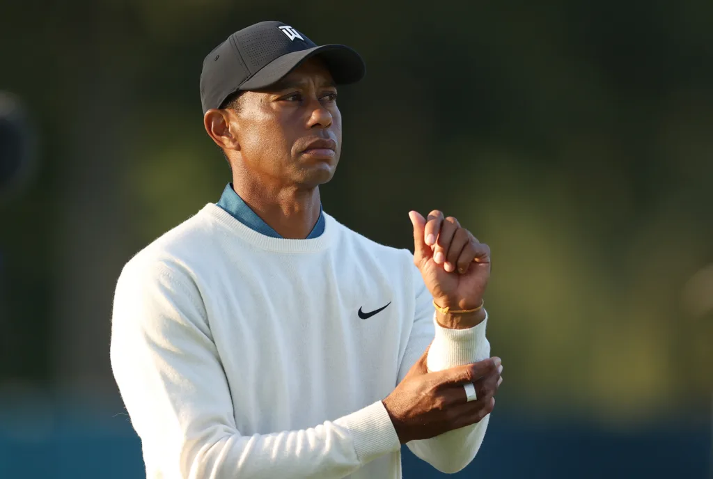 Woods jets in for crunch PGA Tour talks as LIV threat deepens