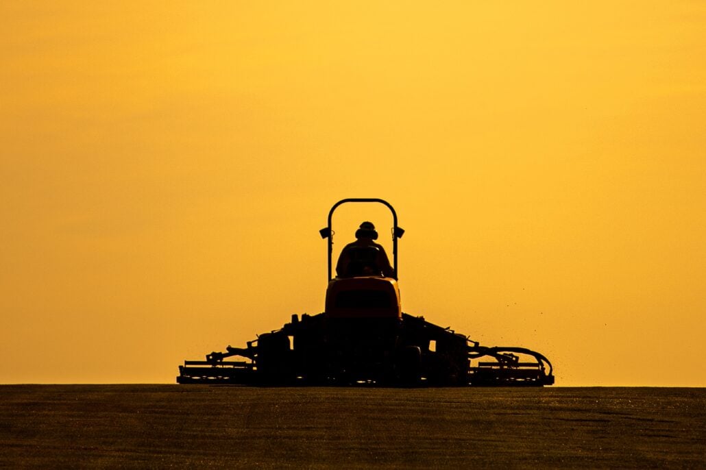 committee for golf club salaries