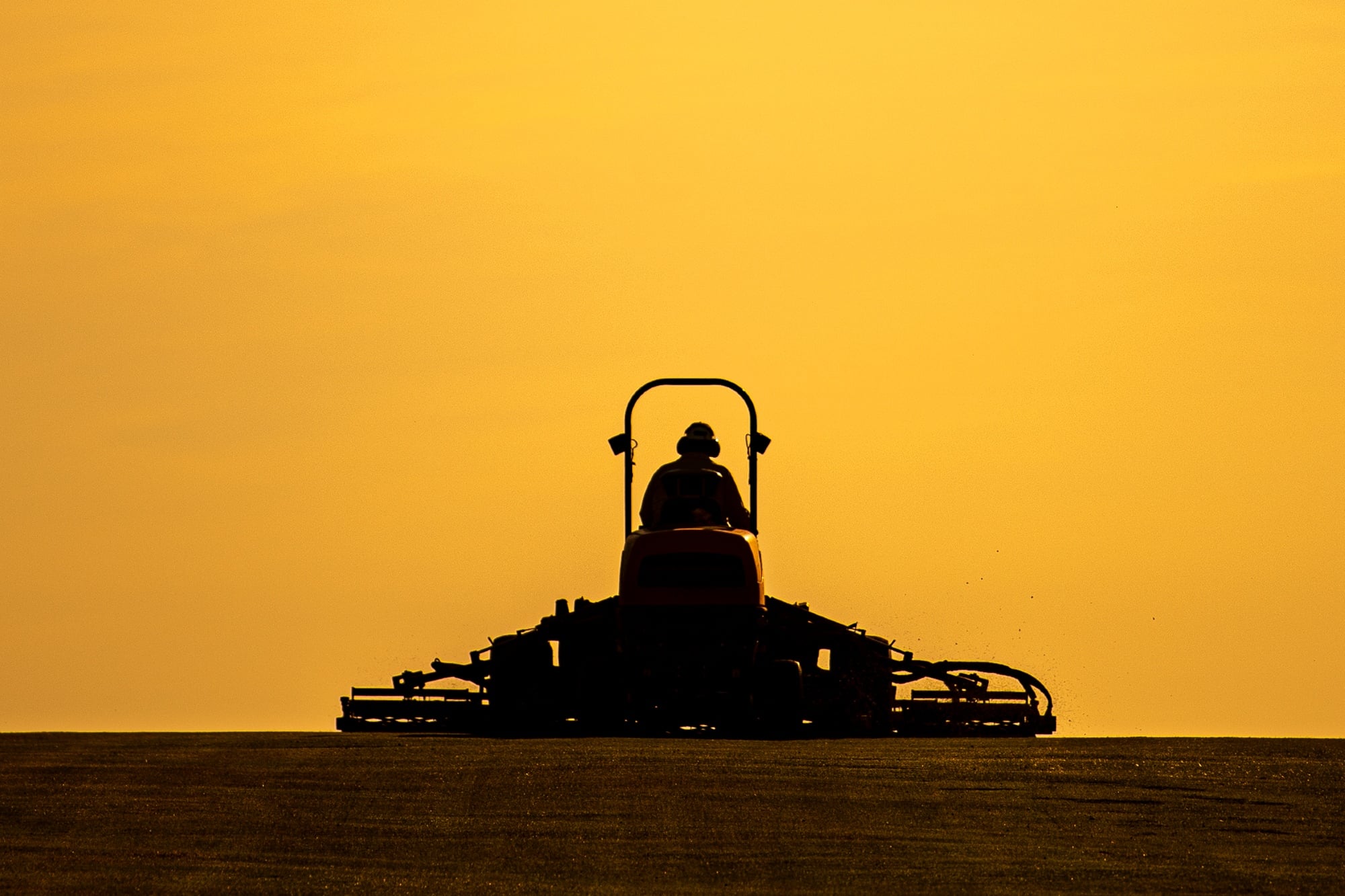 committee for golf club salaries