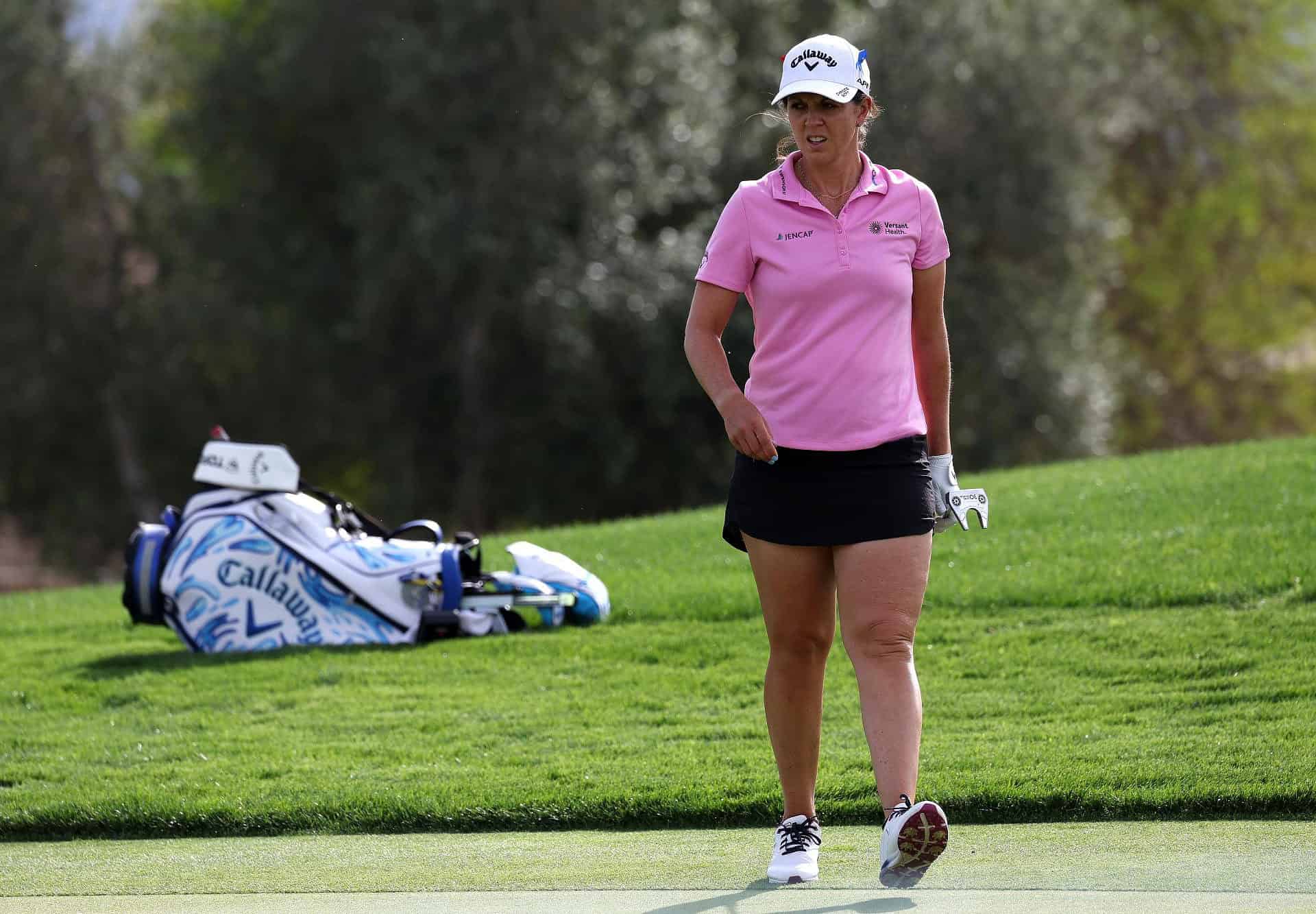 LPGA star ends round putting with wedge after 'freak accident'