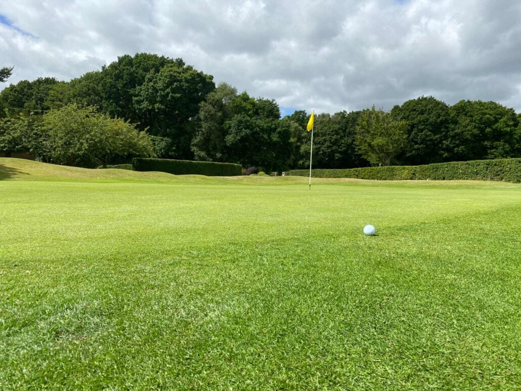 Can you mark your ball on the fringe of the green?