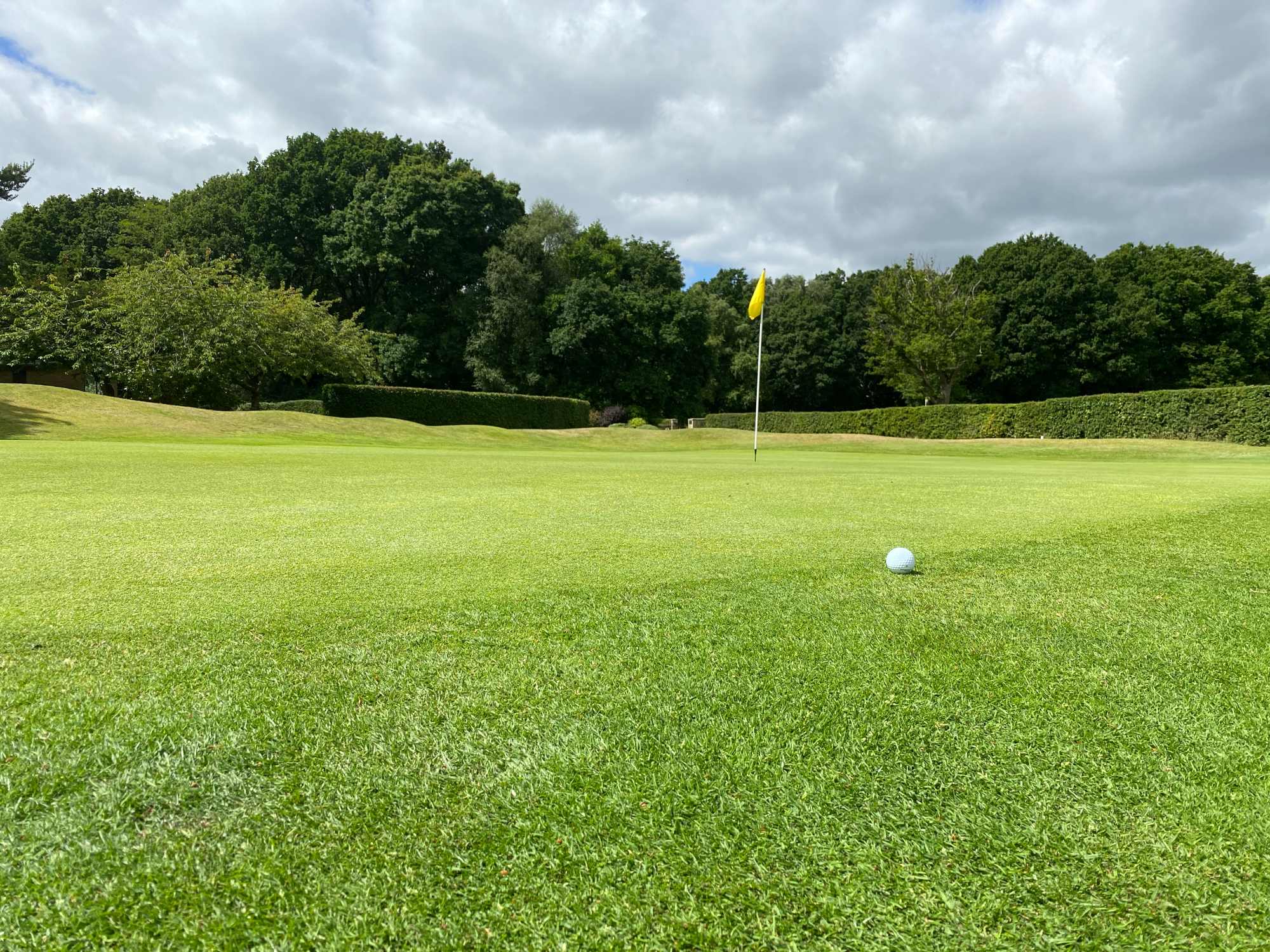 Can you mark your ball on the fringe of the green?