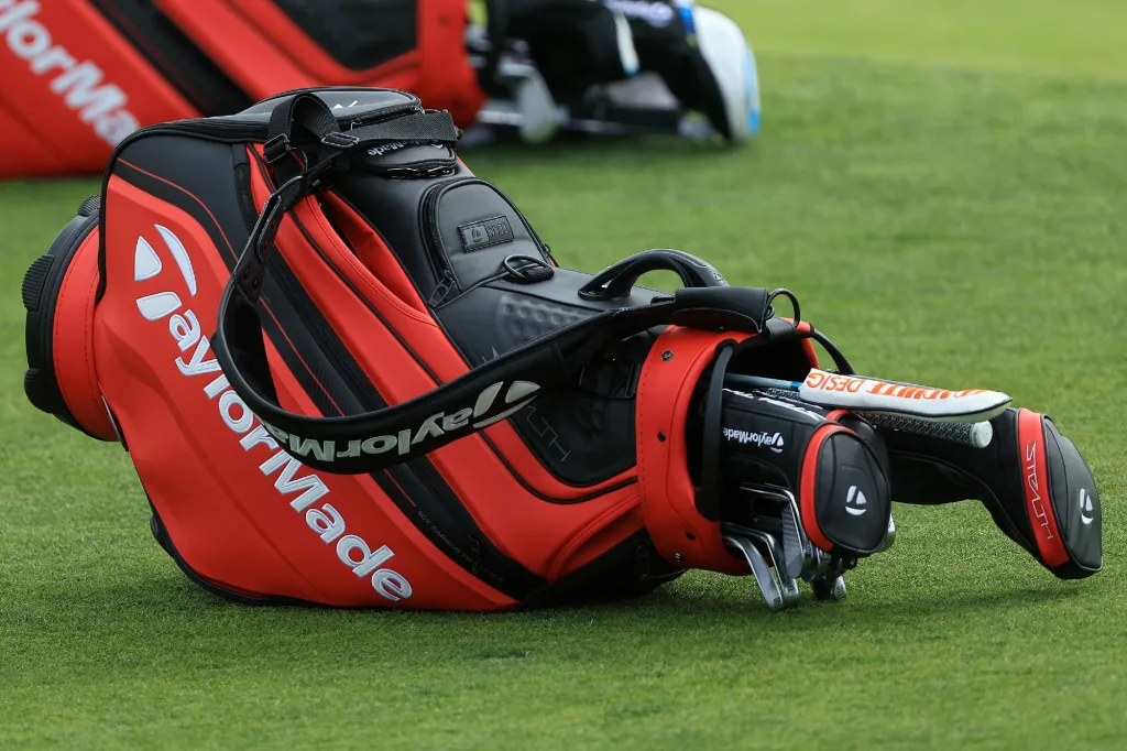 Which golfers use a TaylorMade driver on tour?