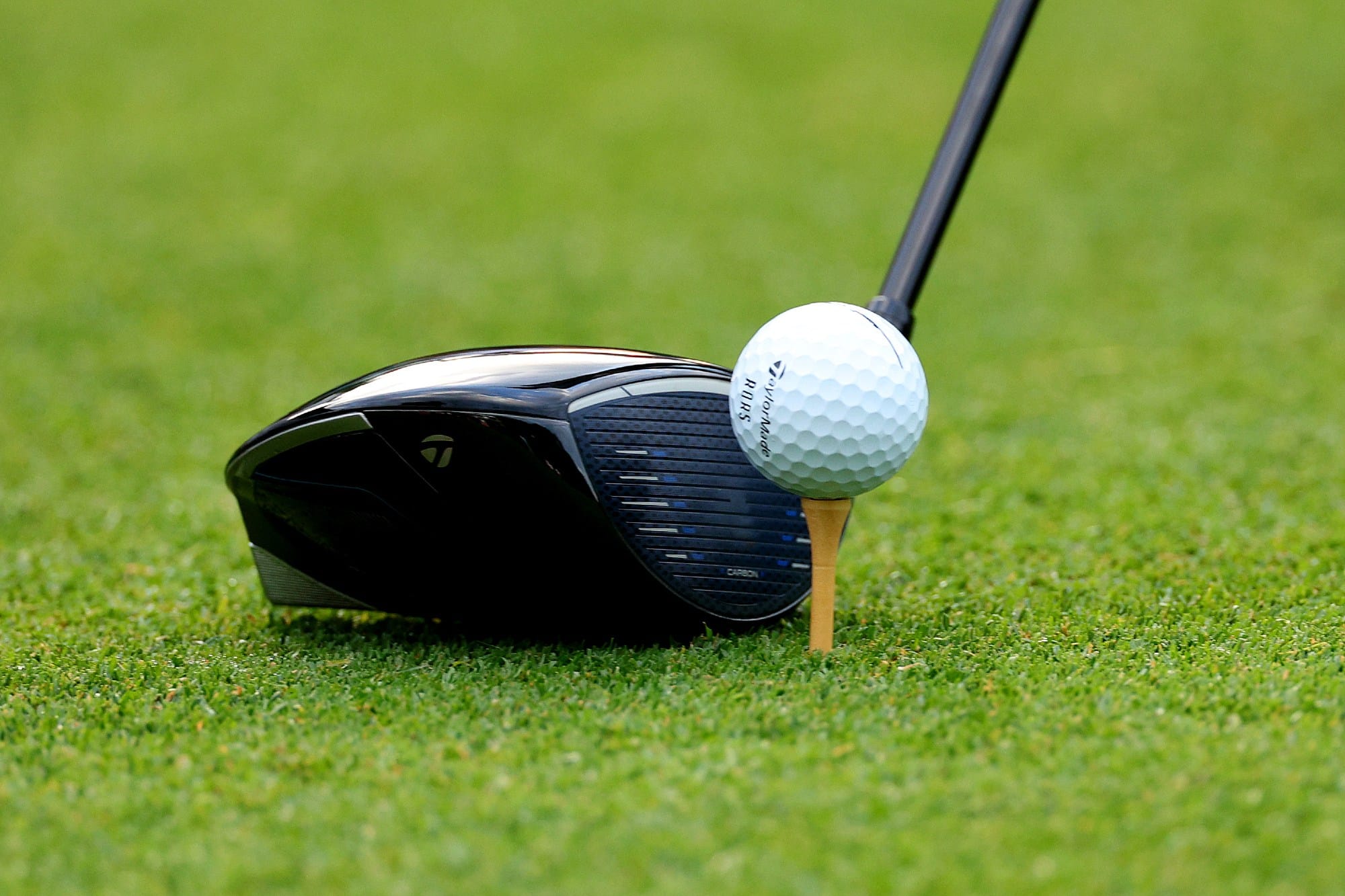 Rory McIlroy shows no fear with new TaylorMade ball in 2024