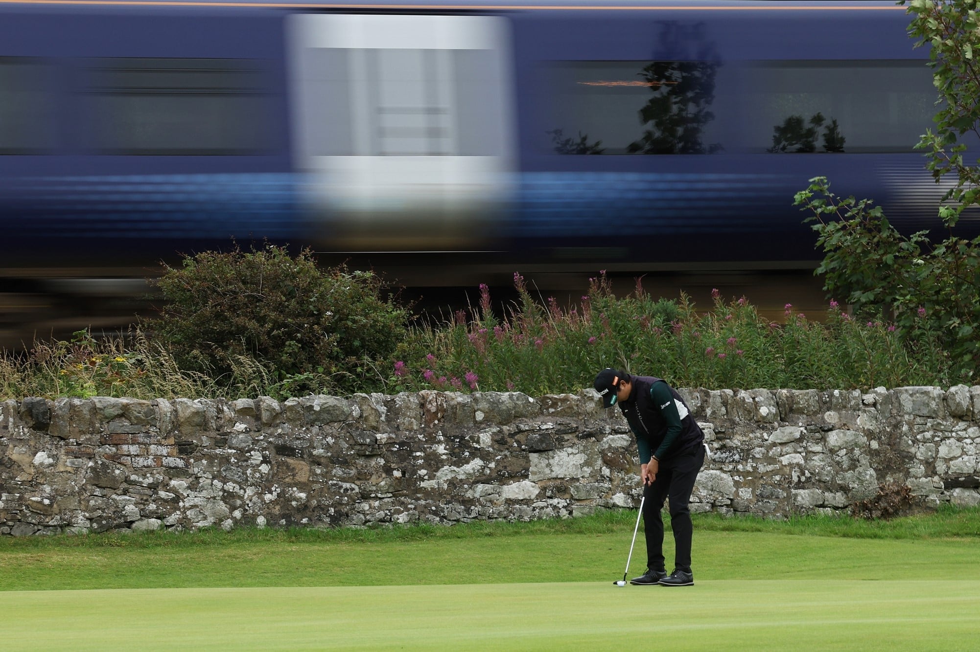 Royal Troon 11th train