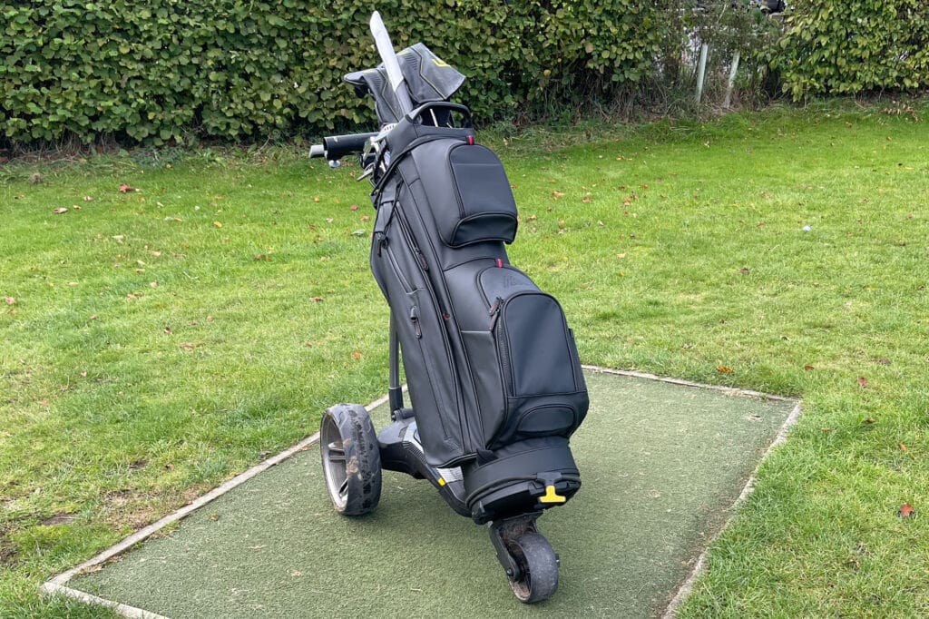 The Big Max Dry Lite Prime cart bag is as sleek looking as a cart bag can get. Feature packed, does it perform as well as it looks. We take it for a test to find out.