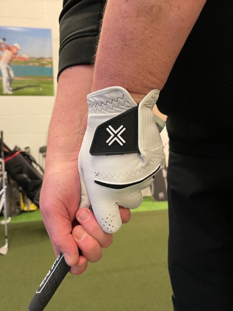 Payntr are still a relative new kid on the golfing block. They have produced some great shoes and currently offer 2 different gloves. We put the Payntr X-002 glove to the test.