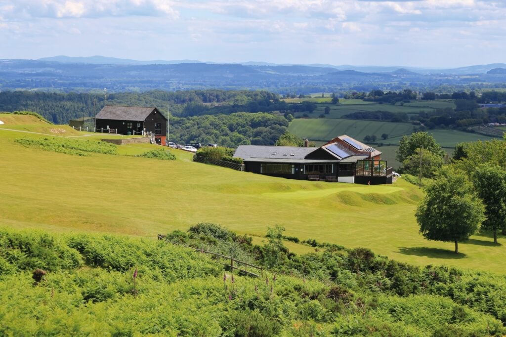 Kington Golf Club 18th hole and clubhouse