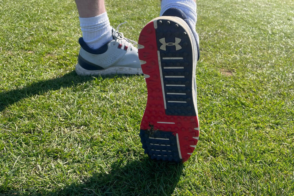 under armour drive medal waterproof spikeless golf shoe review