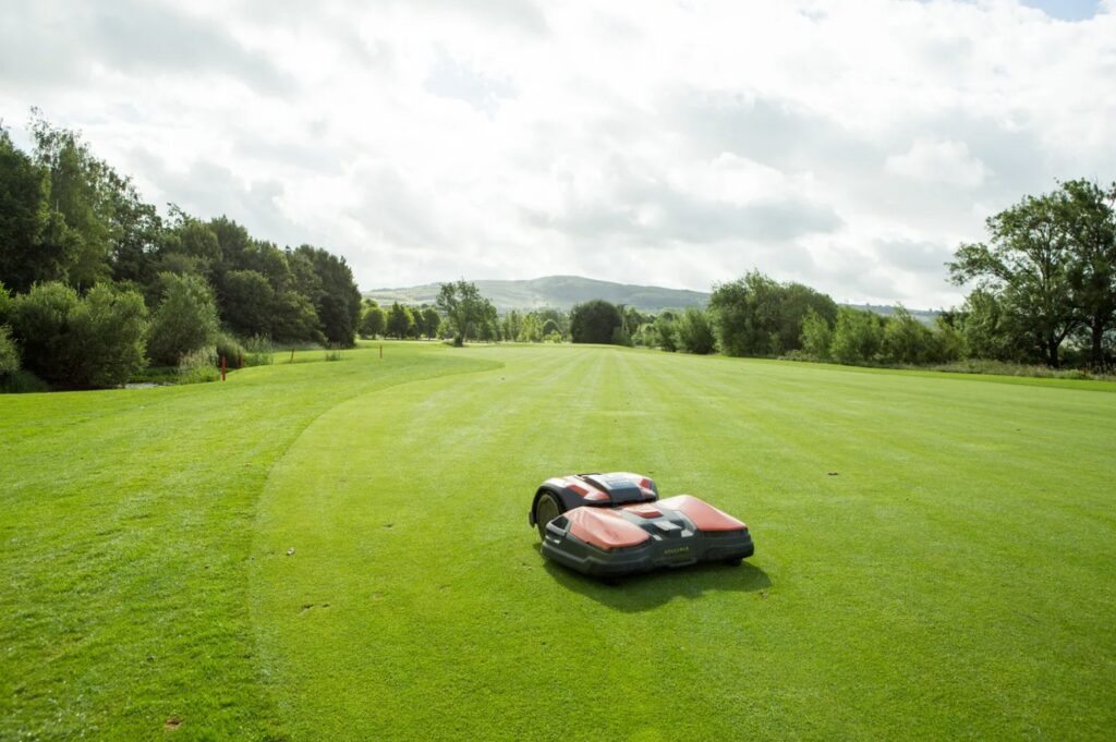 robot mowers 