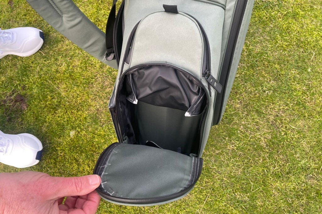 Titleist Players S4 StaDry stand bag front pocket