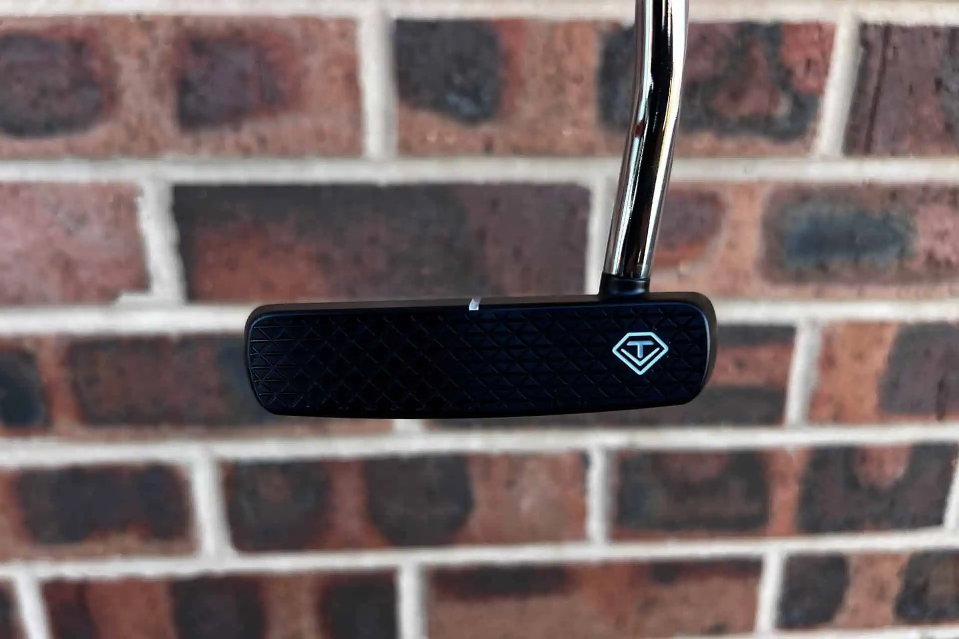 Is this the putter that finally ends the blade vs mallet debate