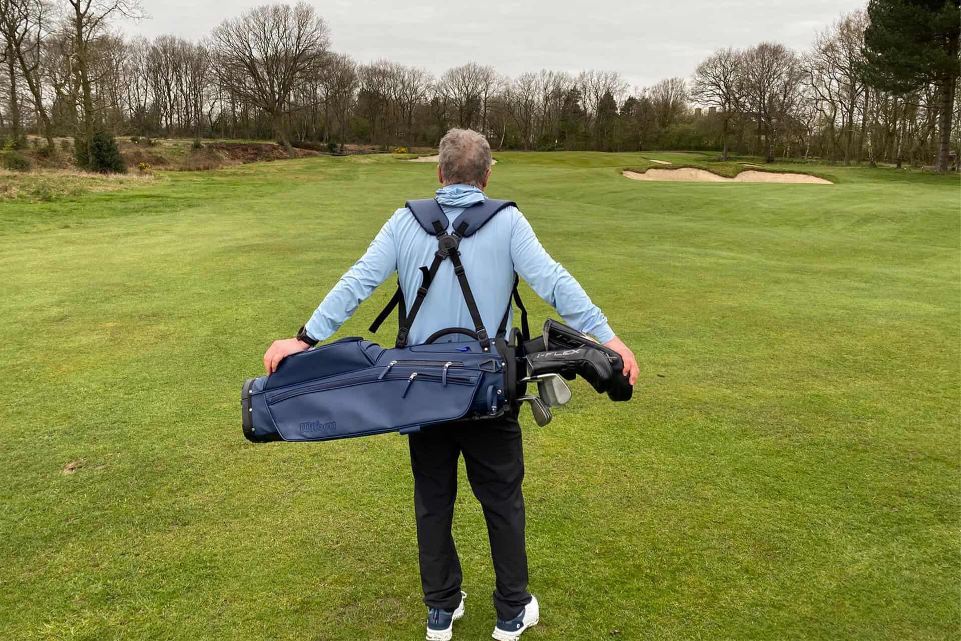 Wilson 1914 golf carry bag on course | Source: NCG