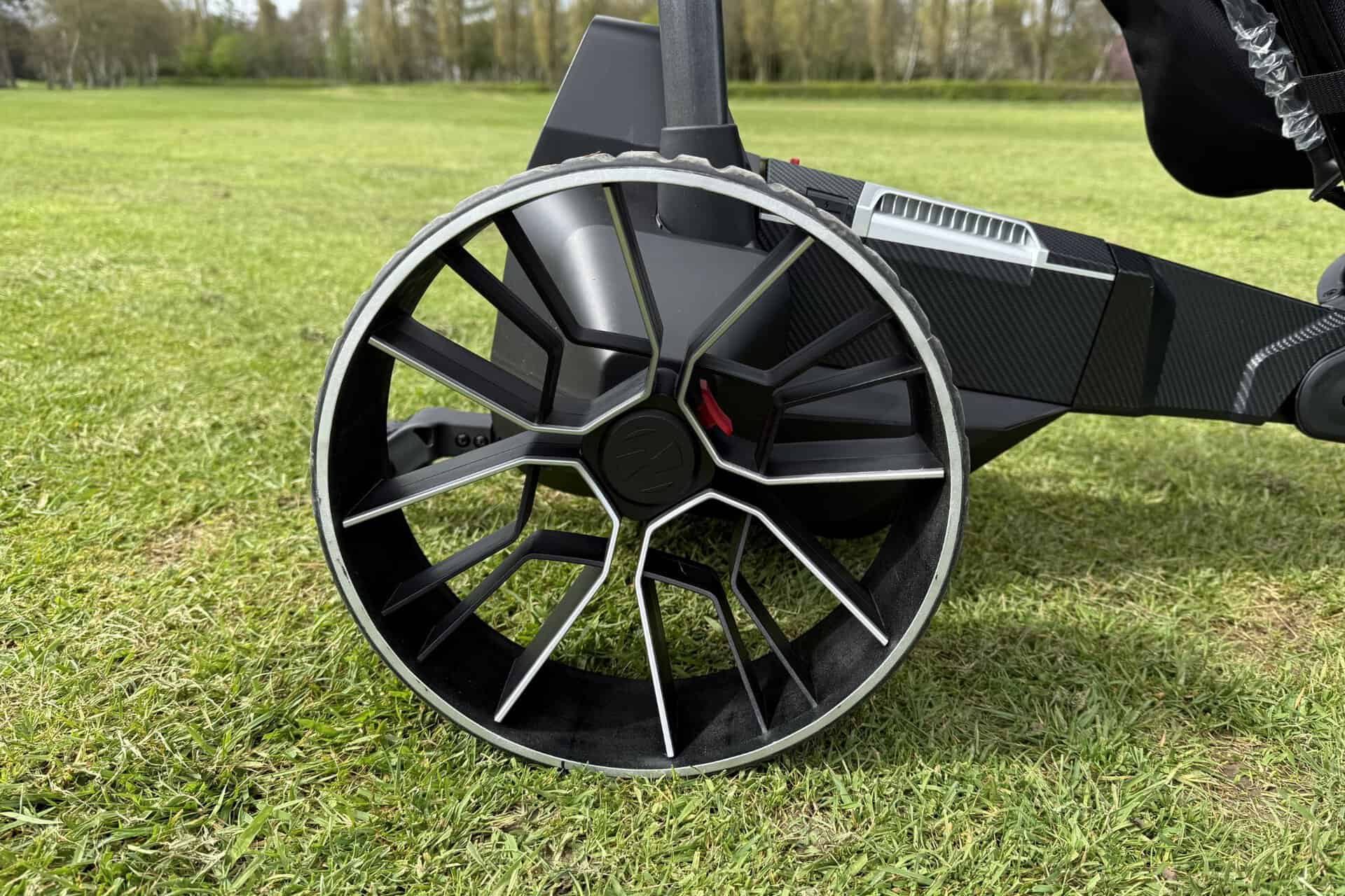 Navee Birdie 3 Remote golf trolley | Source: NCG