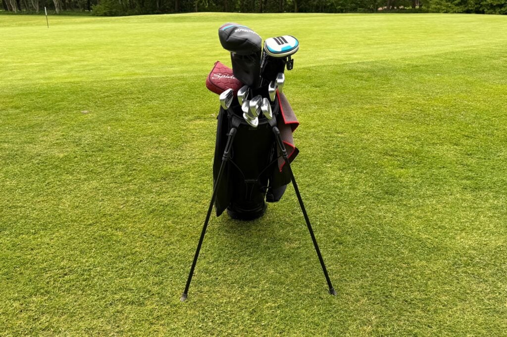 Sunday Golf Storm Ryder Waterproof stand bag dividers and club set-up space | Source: NCG
