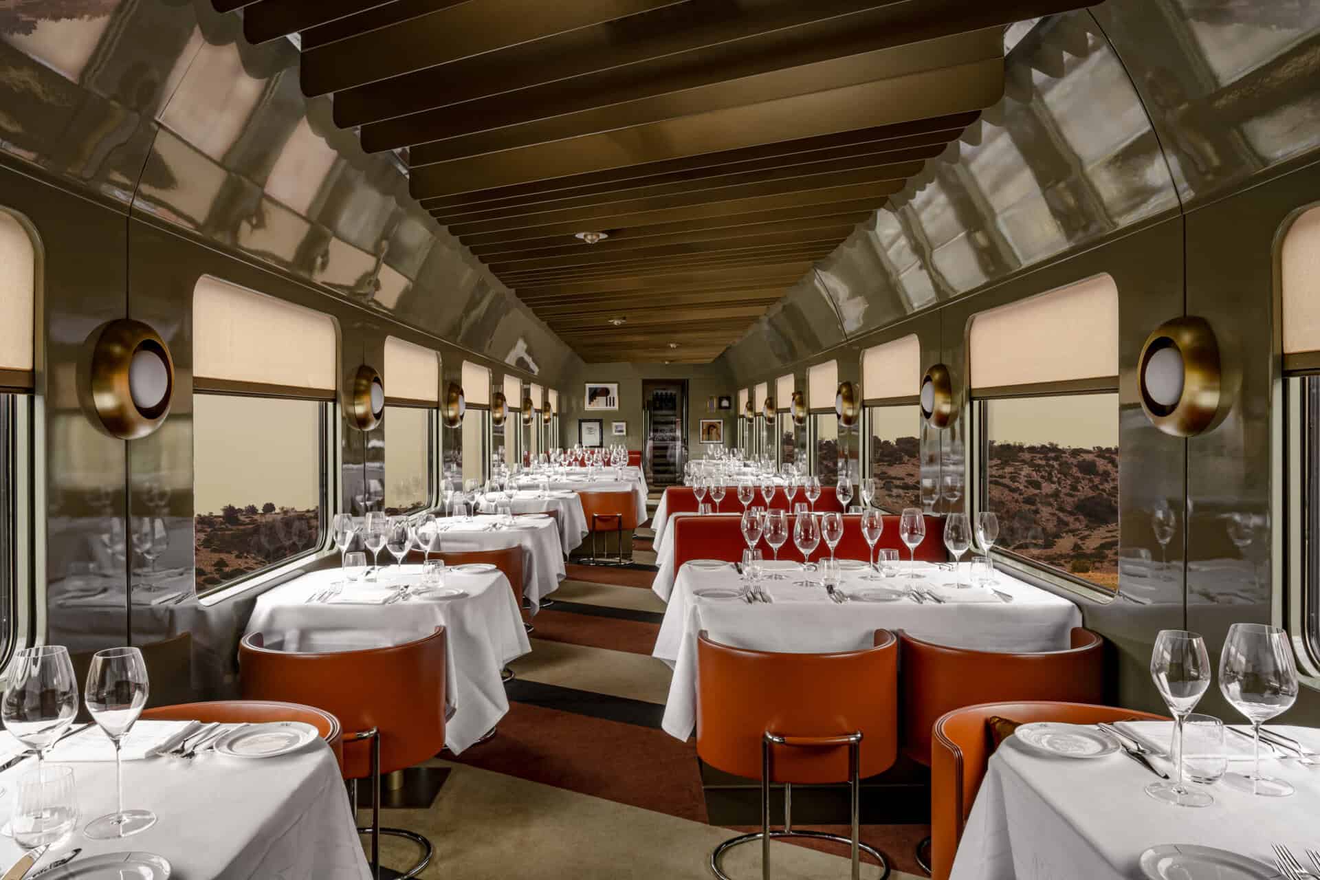 La Dolce Vita Orient Express Dinning Room | Source: La Dolce