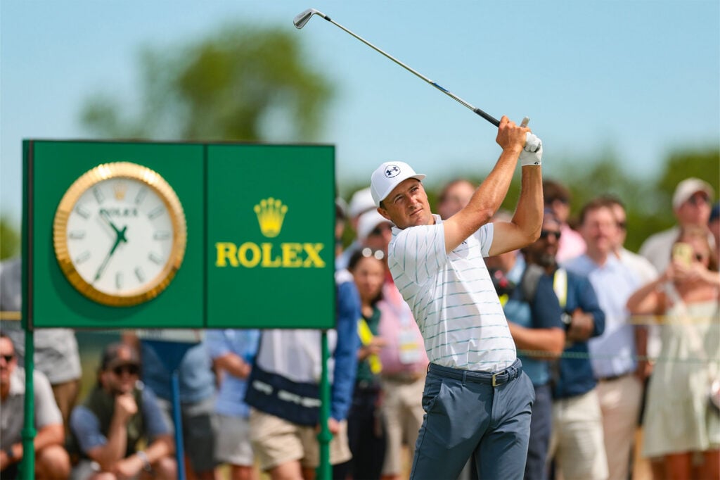 Jordan Spieth plays his tee shot on the seventh hole during the second round of the 2026 U.S. Open at Shinnecock Hills Golf Club in Southampton, N.Y. on Friday, June 19, 2026 | Source: USGA/Kathryn Riley