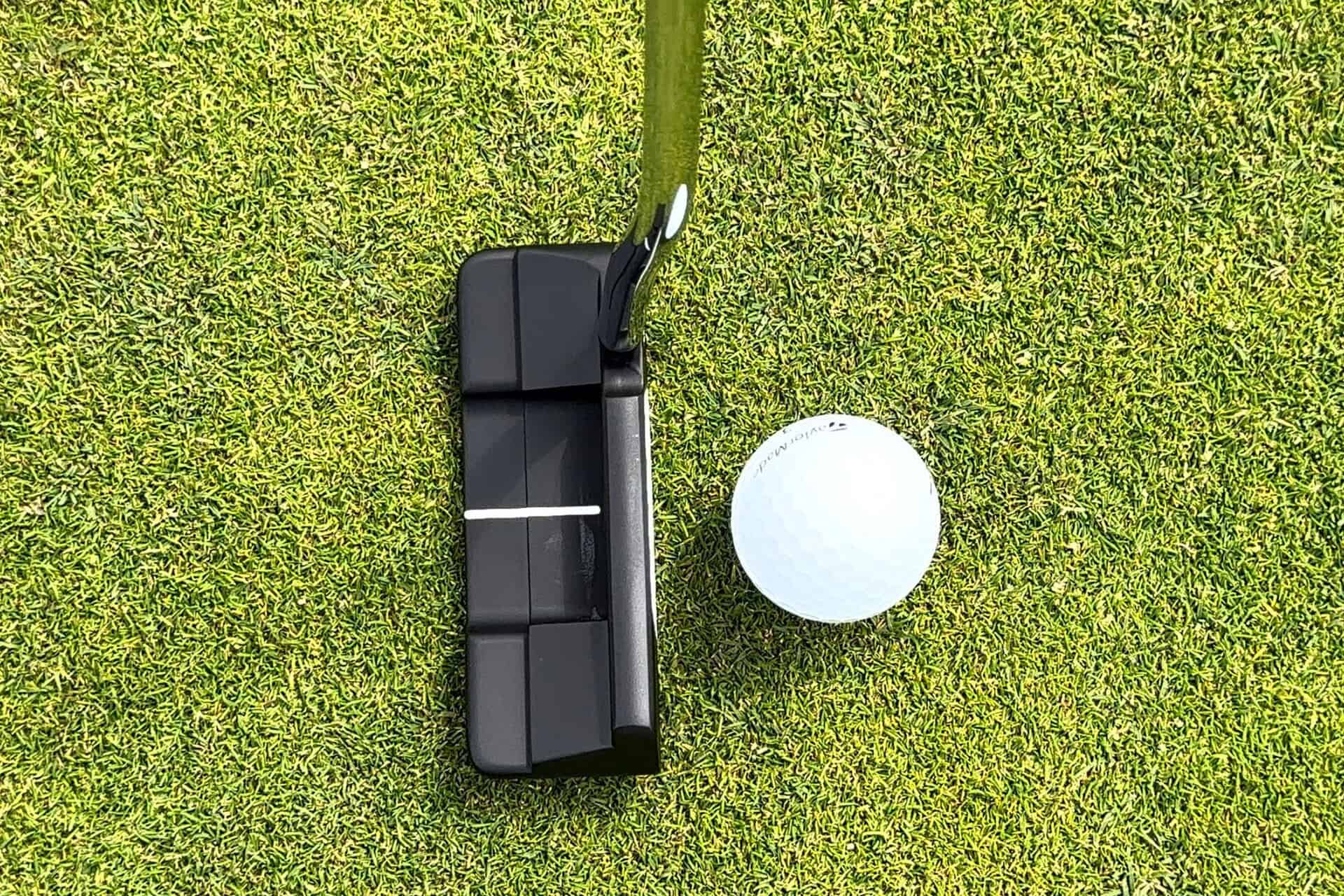 Odyssey Ai-DUAL Double Wide putter at address | Source: NCG