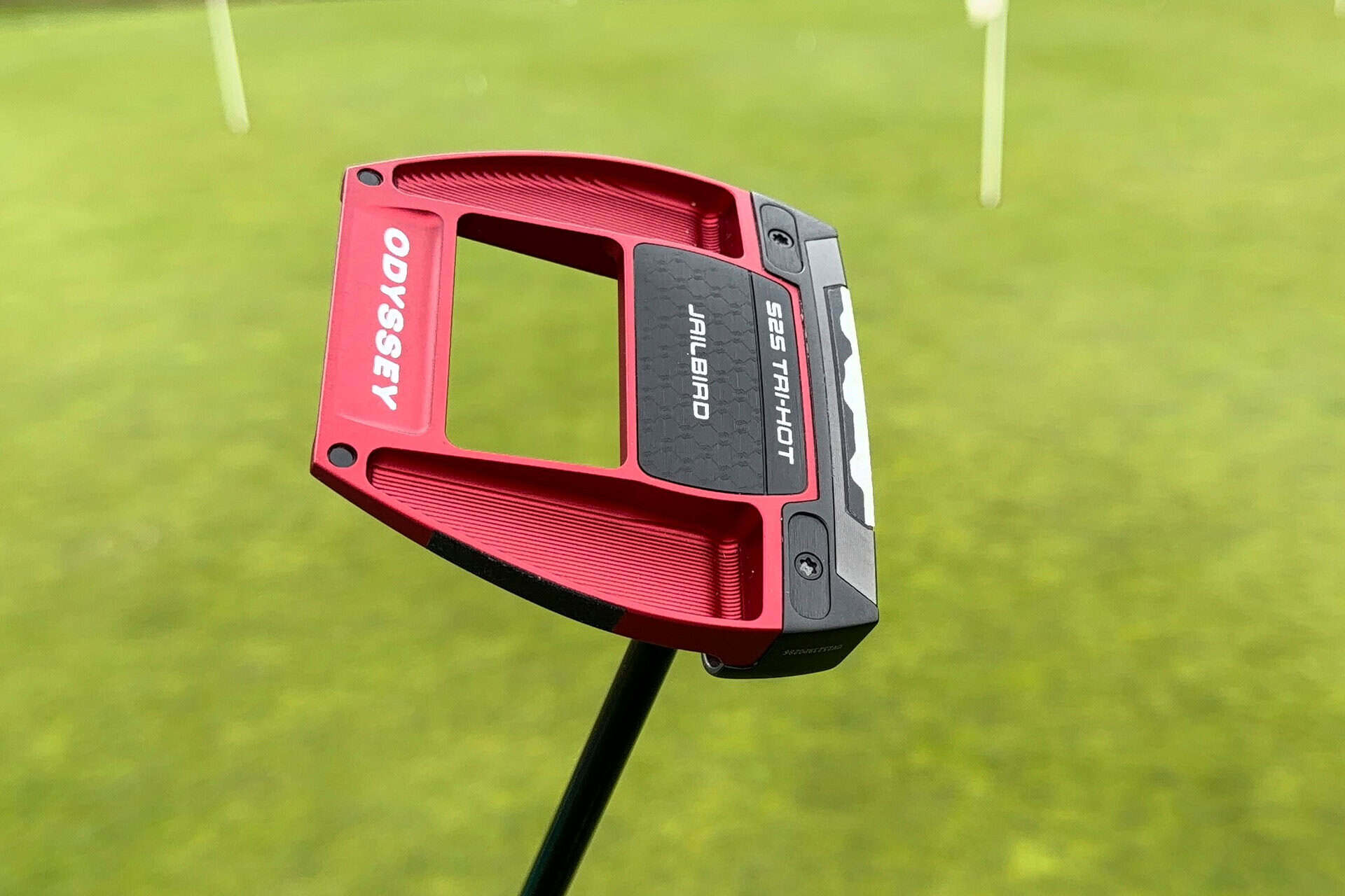 Odyssey S2S Tri-Hot Jailbird putter at address | Source: NCG
