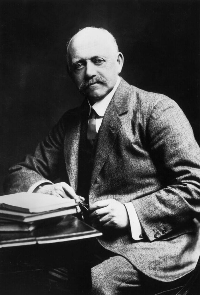 circa 1900: British builder William Willett (1850 - 1915) whose pamphlet 'Waste of Daylight' (1907) first laid out a serious proposition for the daylight saving scheme. (Photo by Hulton Archive/Getty Images)